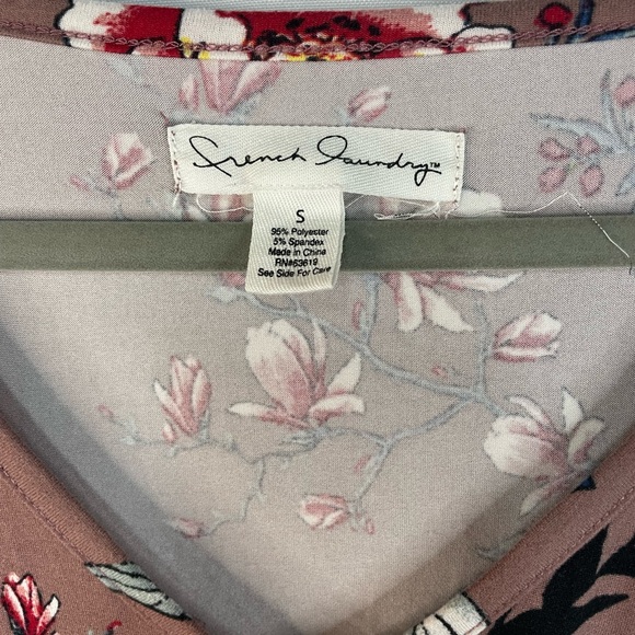 French Laundry floral dress with a taupe back ground and belt that ties in back. - Picture 3 of 4